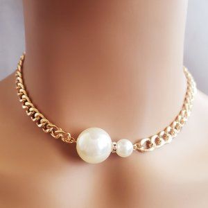 Paris Pearl Necklace
